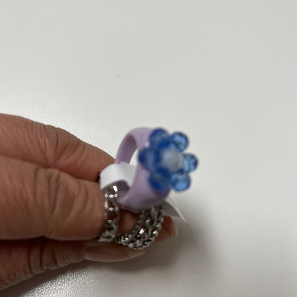 Francesca's Mia Flower Metal Ring Set- Size 6 Silver Tone NWT.